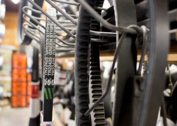 Proč je výběr správných autodílů klíčem k bezpečné a bezproblémové jízdě?