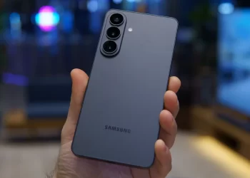 Řada Galaxy S26 oficiálně: 2nm procesory, magnetické nabíjení a návrat ke špičkové optice
