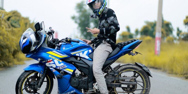 Proč správné oblečení dělá z motorkáře pravého jezdce